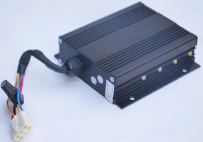 黒い電気カートはゴルフ カートDCのコンバーターの二重出力タイプ150mm*150mm*45.5mmを分けます 4